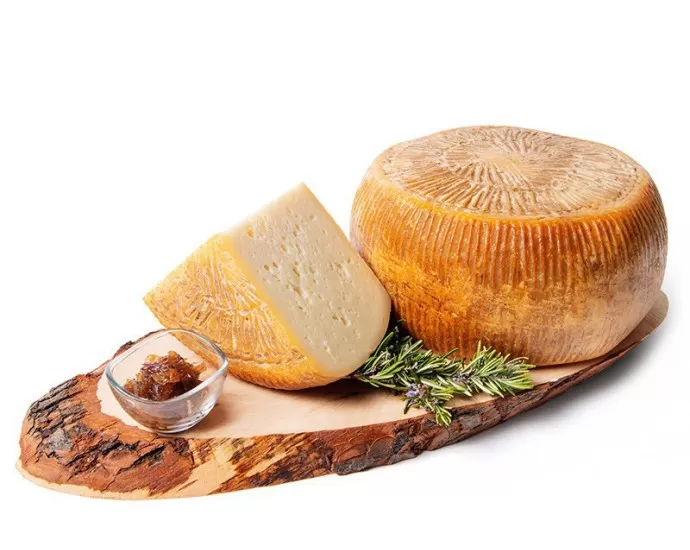 Formaggi Pecorino pugliese prodotto caseario made in Valle d'Itria