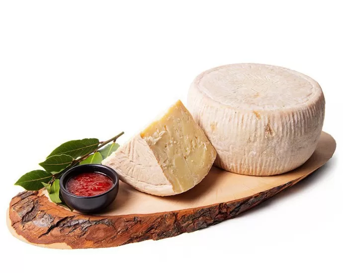 Formaggi Pecorino pugliese prodotto caseario made in Valle d'Itria