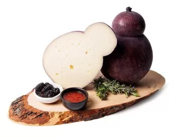 Formaggi Caciocavallo pugliese prodotto caseario made in Valle d'Itria